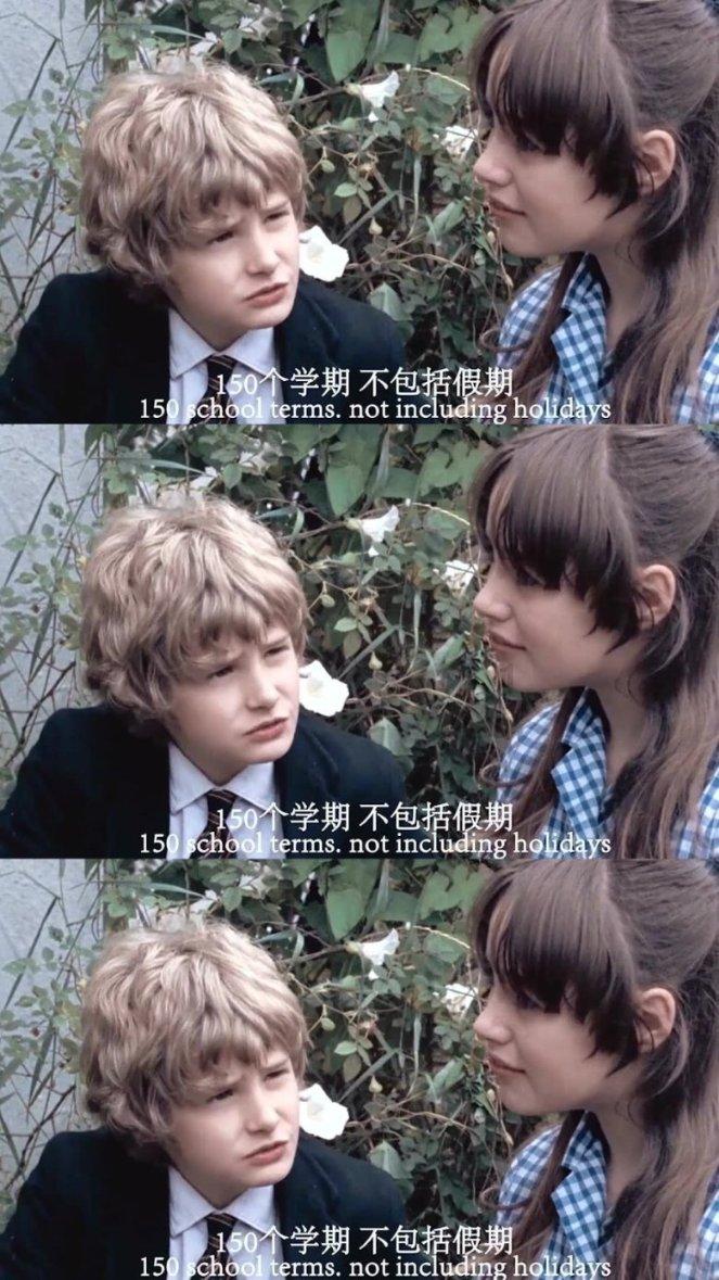 救援秀气的男孩